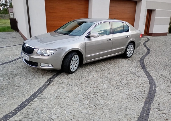 Skoda Superb cena 34900 przebieg: 275000, rok produkcji 2011 z Odolanów małe 254